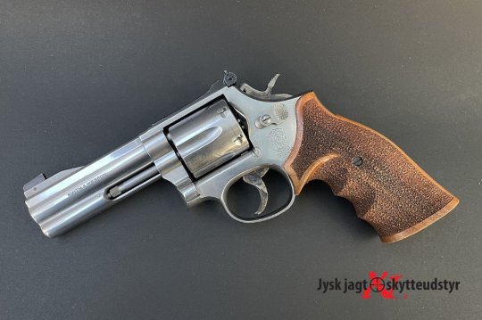 Smith & Wesson 686 (686-4)- Cal.38Spl/357Mag 