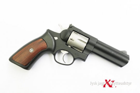 Ruger GP100 4