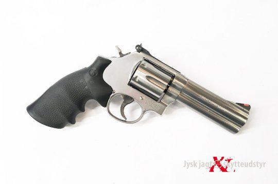 Smith & Wesson 686-6 4