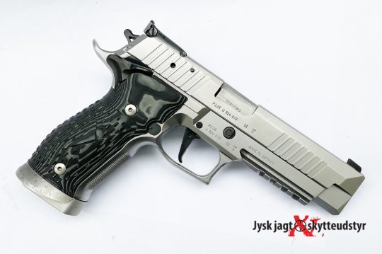 Sig Sauer P226 X-Five Supermatch Cal. 9mm + Vekselsæt Cal. 22