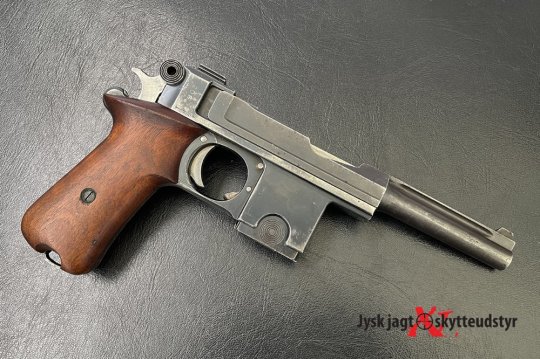 Dansk M1910/21 + Hylster - Hærens Rustkammer