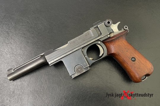 Dansk M1910/21 + Hylster - Hærens Rustkammer