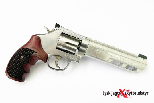 S&W 617-6 Universal Champion - Cal. 22LR