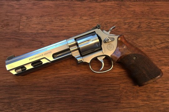 Smith & Wesson 686-5 Performance center 